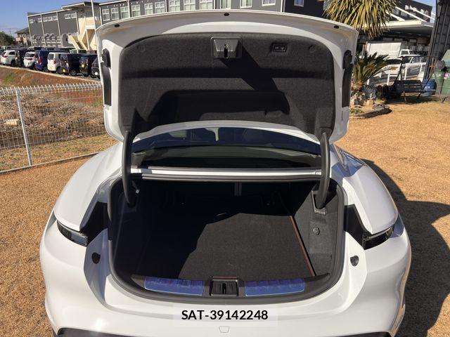 Porsche Taycan 2025-08 3774265-27