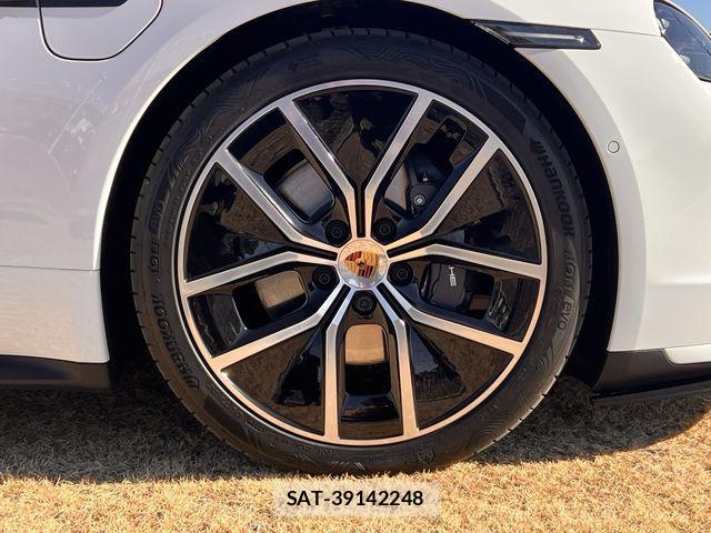 Porsche Taycan 2025-08 3774265-28