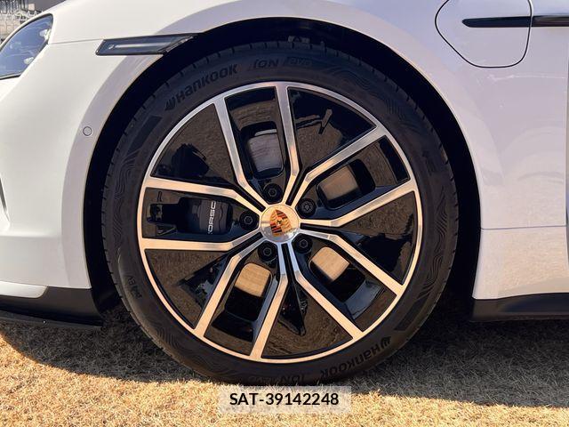 Porsche Taycan 2025-08 3774265-29