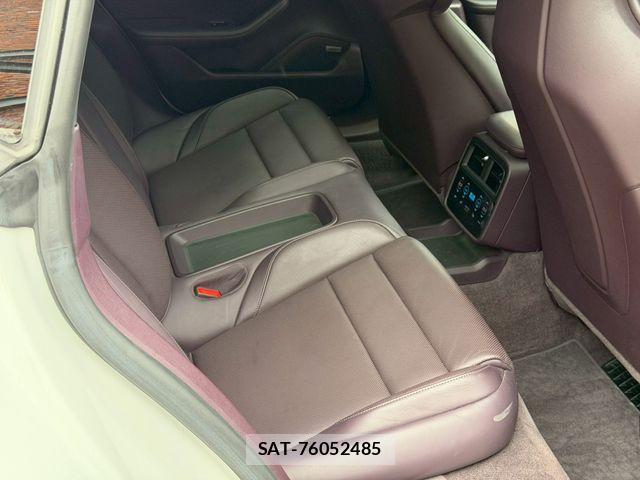Porsche Taycan 2021-07 5875469-15