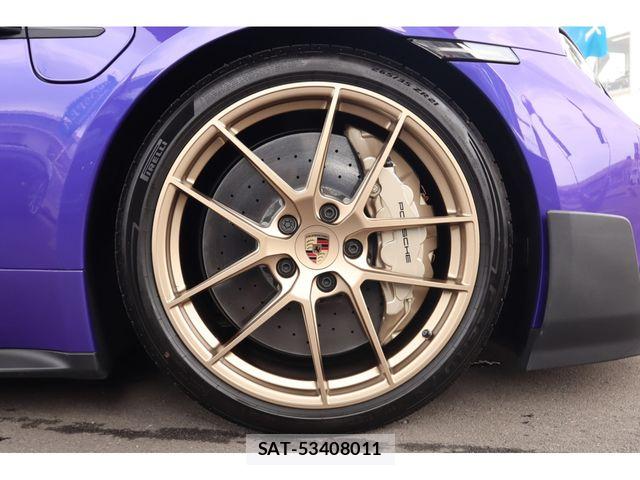 Porsche Taycan 2025-02 6218393-17