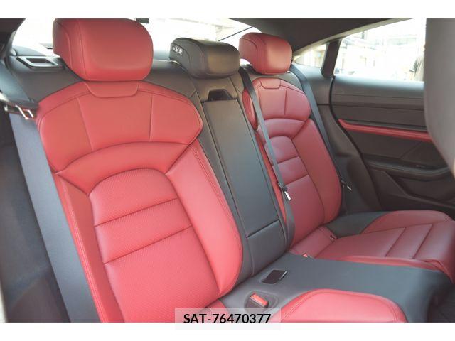 Porsche Taycan 2021-06 6677499-13