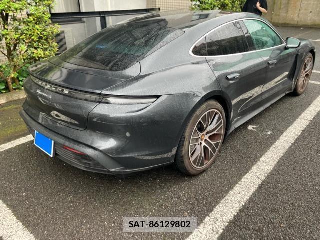 Porsche Taycan 2023-08 7727223-3