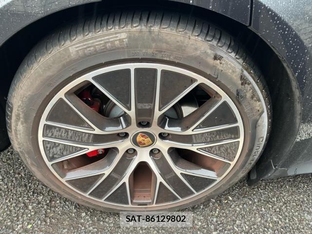 Porsche Taycan 2023-08 7727223-7