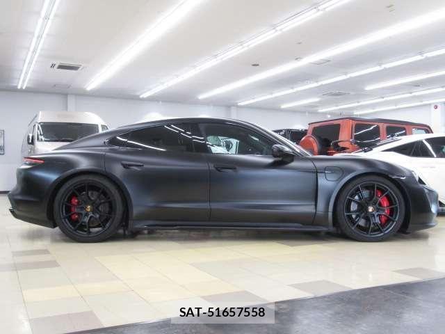 Porsche Taycan 2023-09 8414384-19