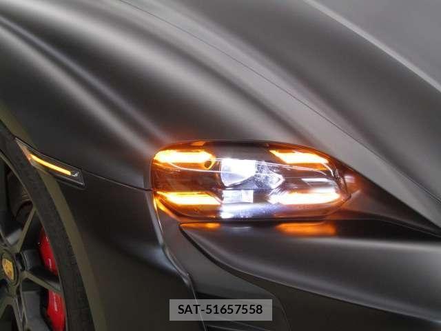 Porsche Taycan 2023-09 8414384-3