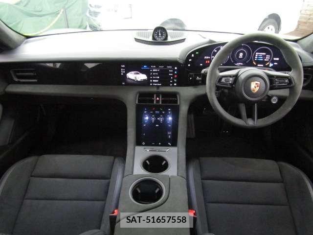 Porsche Taycan 2023-09 8414384-4