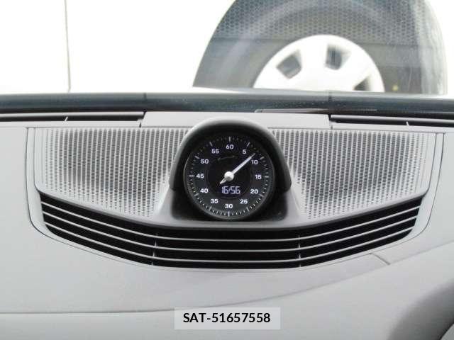 Porsche Taycan 2023-09 8414384-5