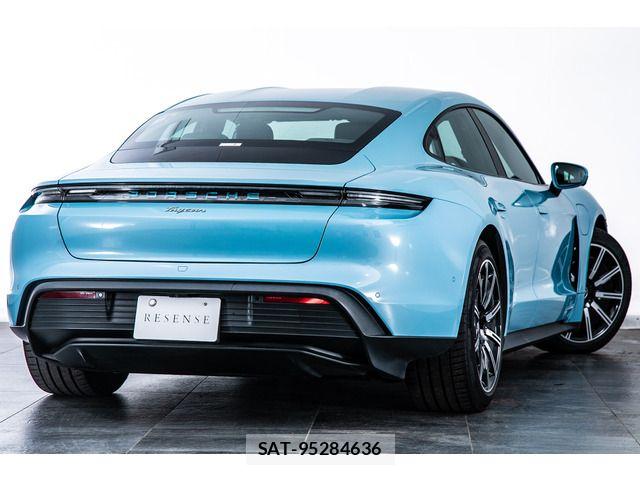 Porsche Taycan 2021-06 8660971-10