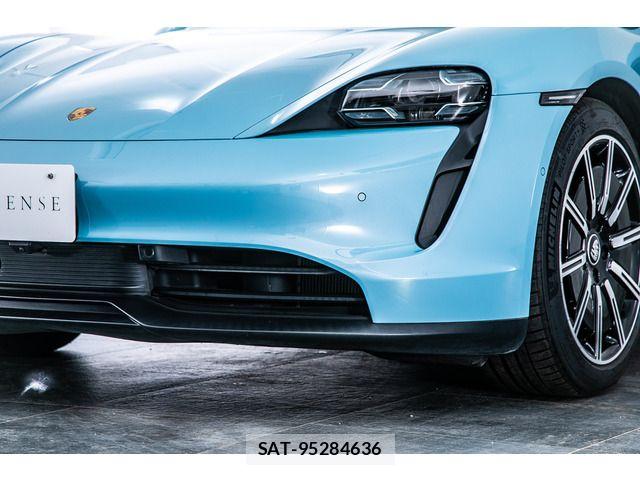 Porsche Taycan 2021-06 8660971-18