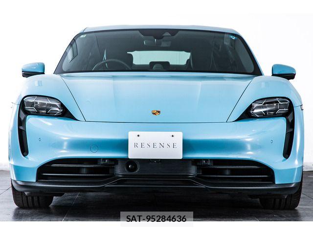 Porsche Taycan 2021-06 8660971-3
