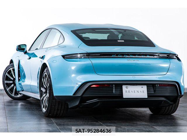 Porsche Taycan 2021-06 8660971-8
