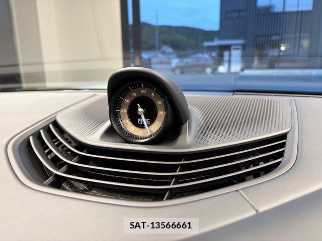 Porsche Taycan 2026-01 8745215-7