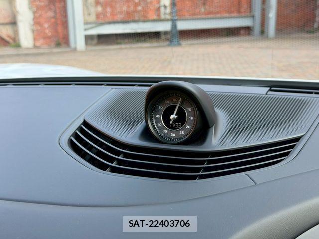 Porsche Taycan 2023-11 8246337-3