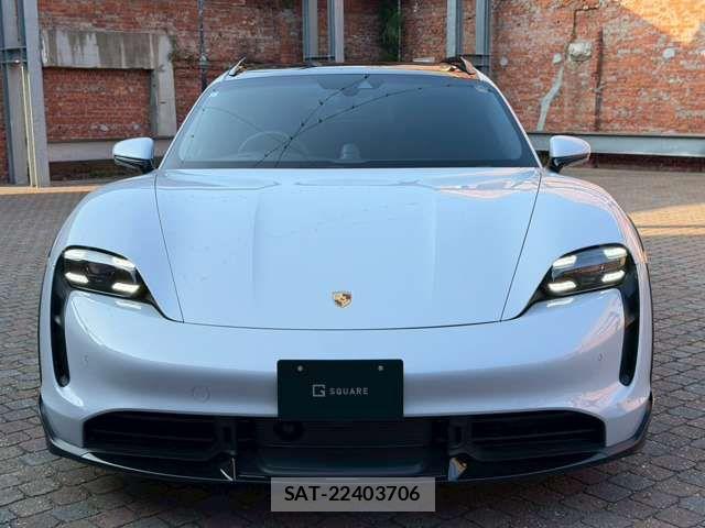 Porsche Taycan 2023-11 8246337-5
