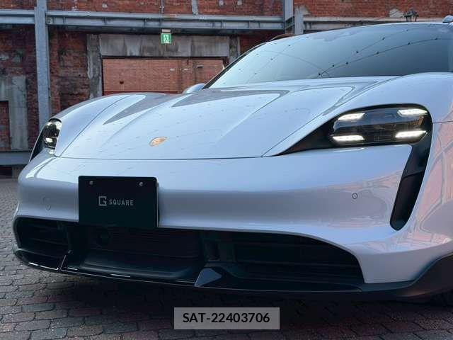 Porsche Taycan 2023-11 8246337-7