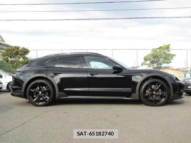 Porsche Taycan 2024-04 8526584-26