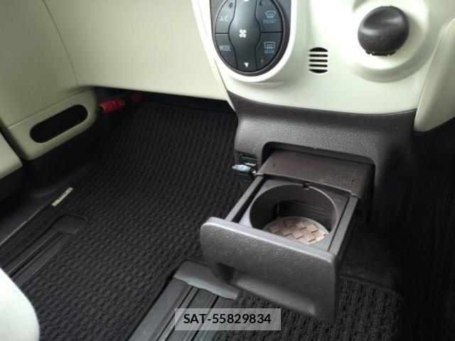 Toyota PORTE 2016-11 1141467-17