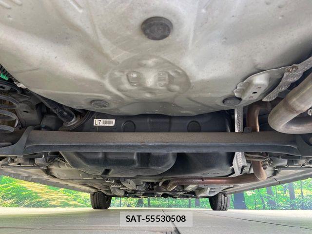 Toyota PORTE 2013-08 3383512-18
