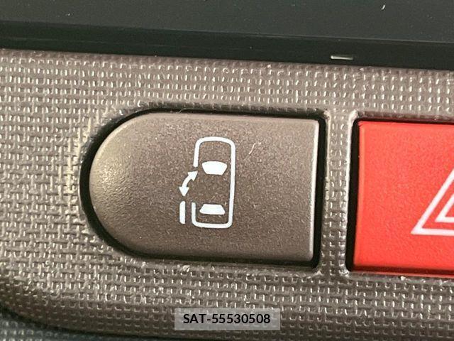 Toyota PORTE 2013-08 3383512-4