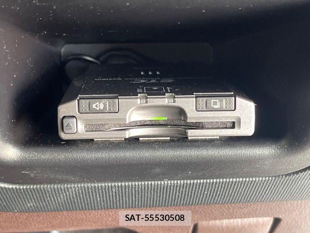 Toyota PORTE 2013-08 3383512-5