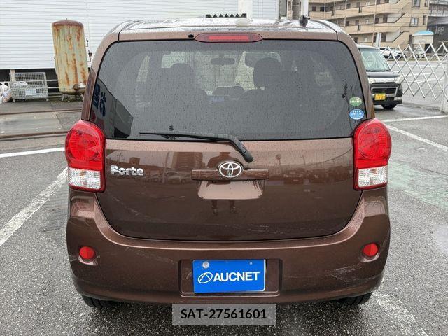 Toyota PORTE 2016-03 4394253-5