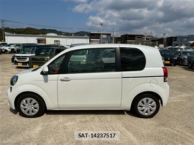 Toyota PORTE 2015-02 4599362-10