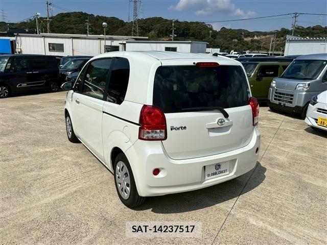 Toyota PORTE 2015-02 4599362-11