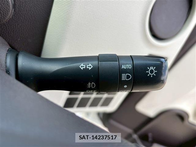 Toyota PORTE 2015-02 4599362-25