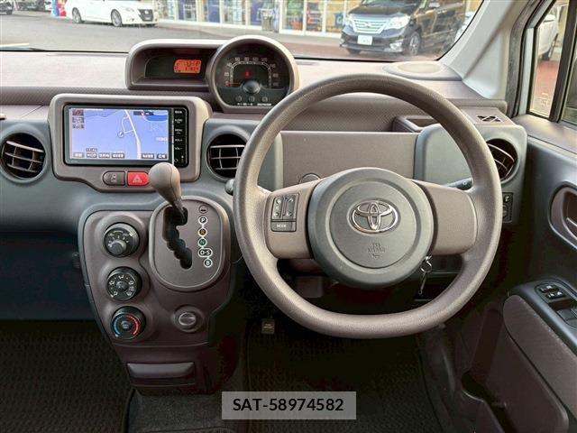Toyota PORTE 2015-06 5875477-17