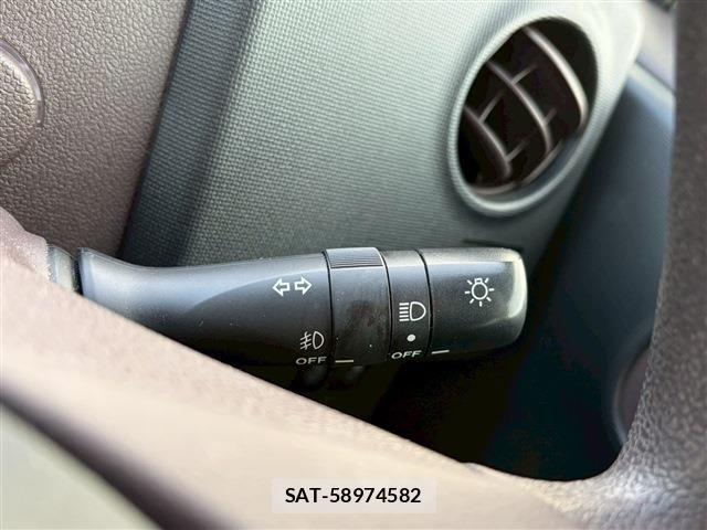 Toyota PORTE 2015-06 5875477-21