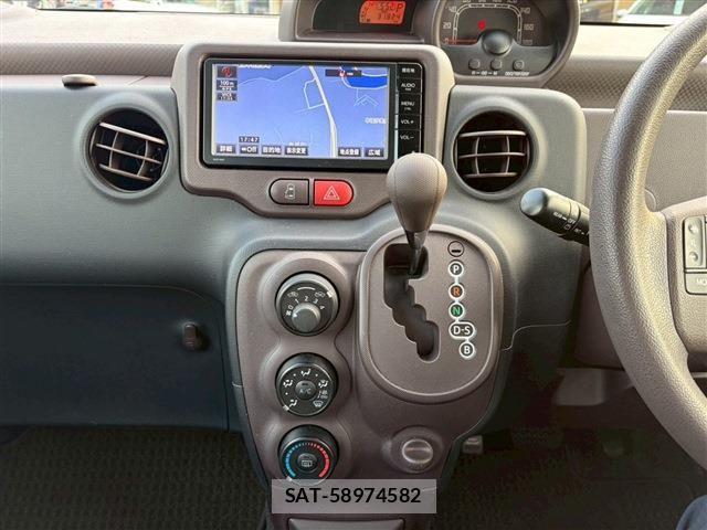 Toyota PORTE 2015-06 5875477-23
