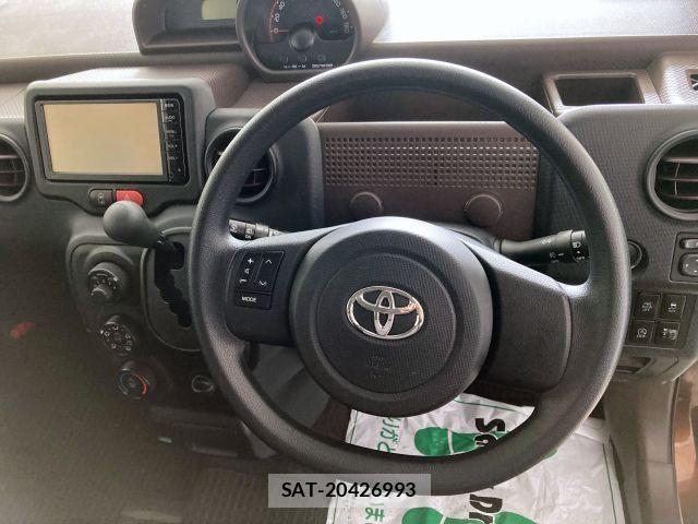 Toyota PORTE 2016-03 6717056-17