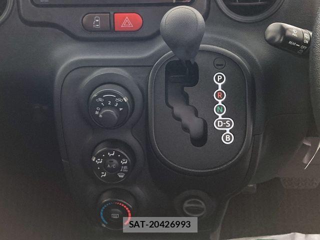 Toyota PORTE 2016-03 6717056-19