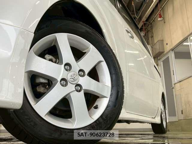 Toyota PORTE 2016-06 6717055-11
