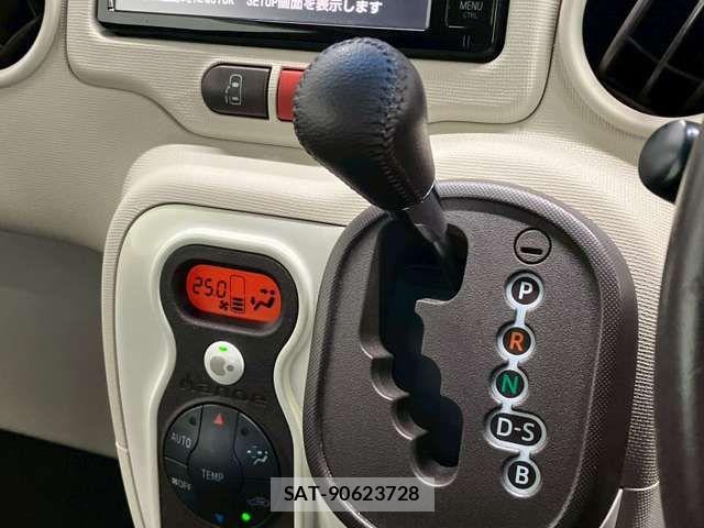Toyota PORTE 2016-06 6717055-7