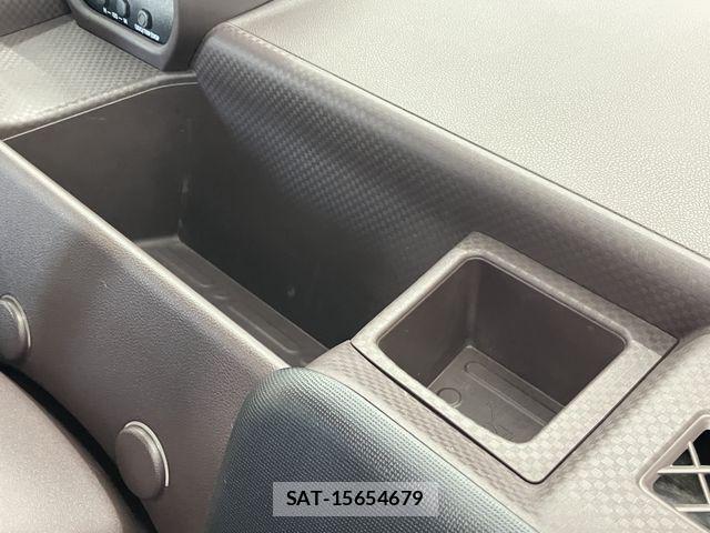 Toyota PORTE 2014-06 6816566-19