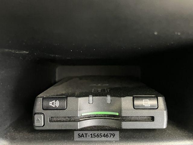 Toyota PORTE 2014-06 6816566-23