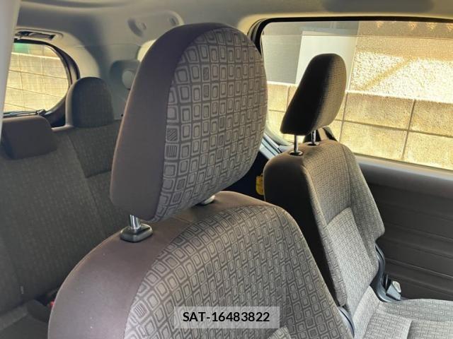 Toyota PORTE 2013-10 6911177-11
