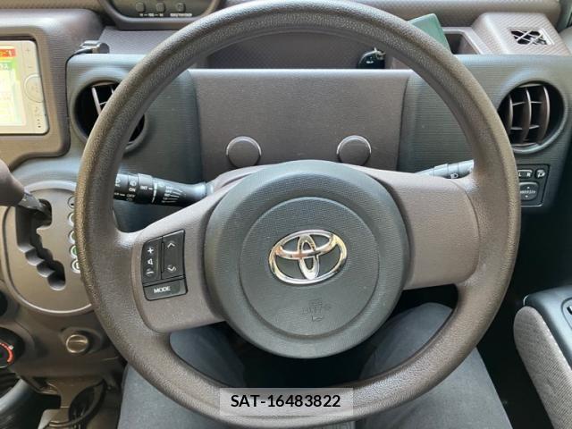 Toyota PORTE 2013-10 6911177-21