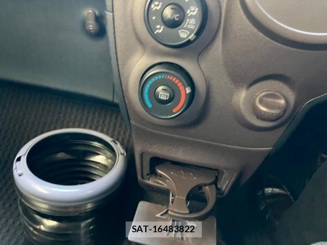 Toyota PORTE 2013-10 6911177-25