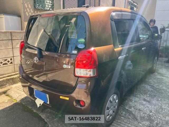 Toyota PORTE 2013-10 6911177-2