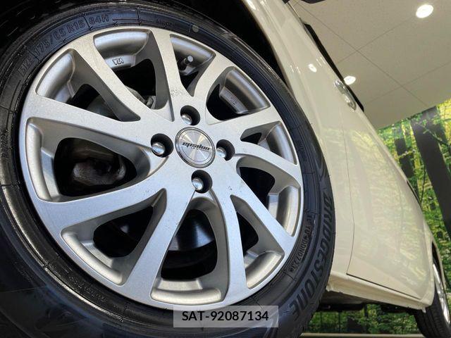 Toyota PORTE 2018-02 6911155-11