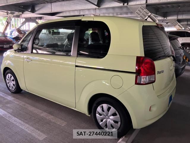Toyota PORTE 2013-09 6911164-3
