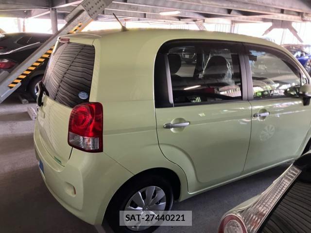 Toyota PORTE 2013-09 6911164-4