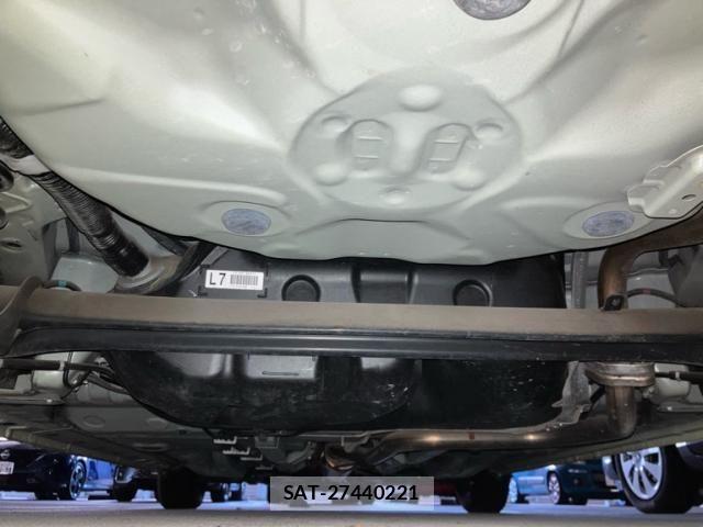 Toyota PORTE 2013-09 6911164-8