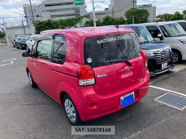Toyota PORTE 2016-08 7060221-2