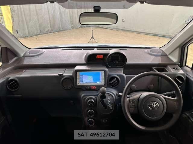Toyota PORTE 2013-04 7060222-14