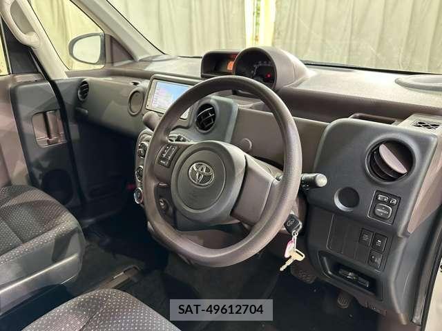 Toyota PORTE 2013-04 7060222-8