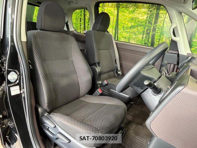 Toyota PORTE 2015-09 7215459-7